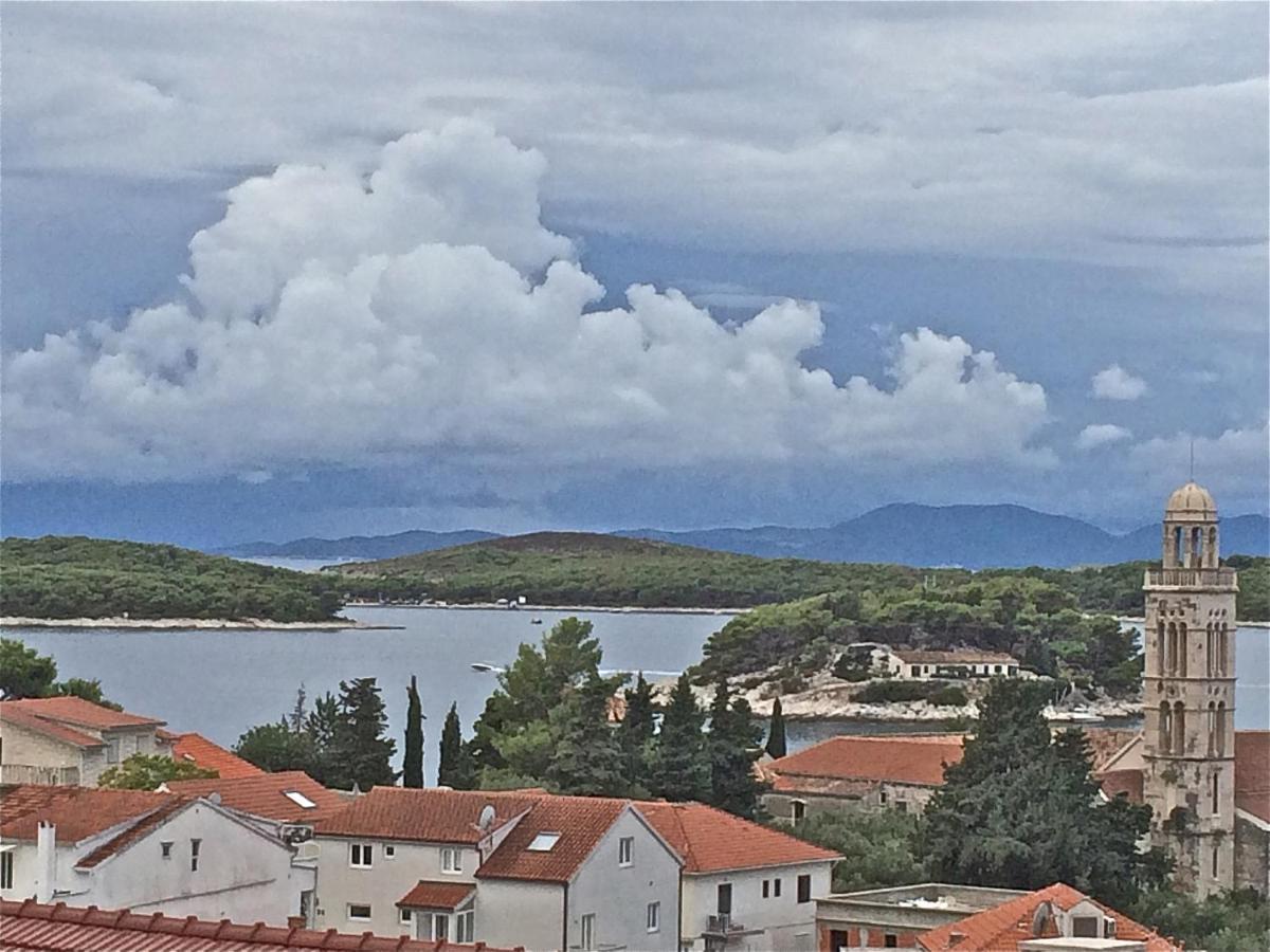 Apartment Elena 40 M2 With Beautiful Wide Sea Views 3 Stars Hvar Town Exterior foto